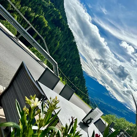 Veranstaltungshotel Jaegerheim Мини-отель Ausserbinn