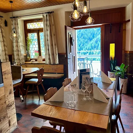 Veranstaltungshotel Jaegerheim * Ausserbinn