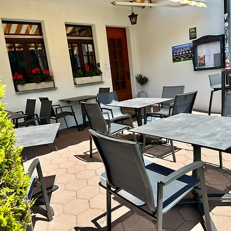 Veranstaltungshotel Jaegerheim 여관 *