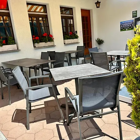 Veranstaltungshotel Jaegerheim * Ausserbinn