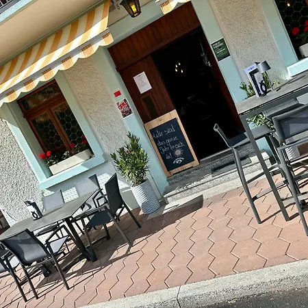 Veranstaltungshotel Jaegerheim 여관