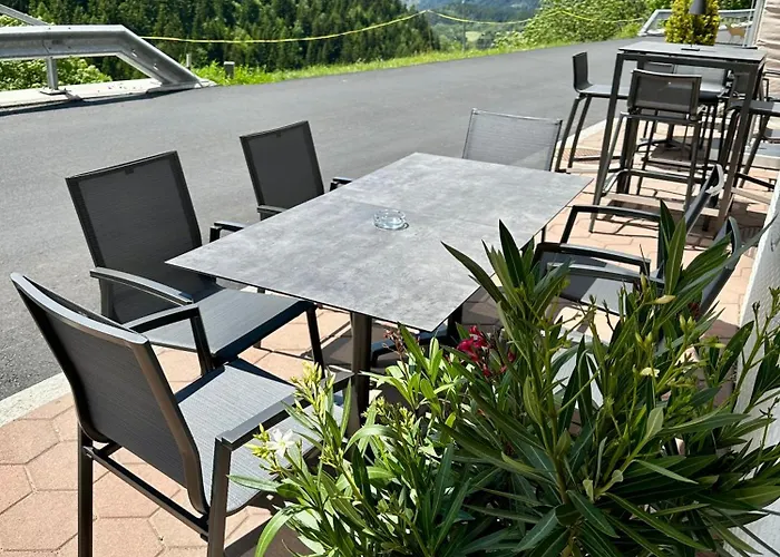 אורחן Veranstaltungshotel Jaegerheim