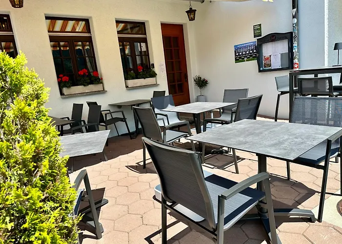 Veranstaltungshotel Jaegerheim אורחן *